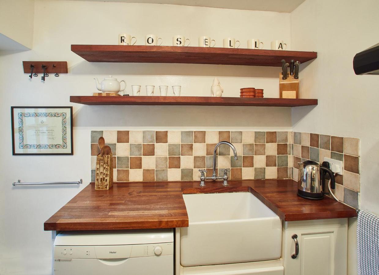 Host & Stay - Rosella Cottage Pickering Bagian luar foto